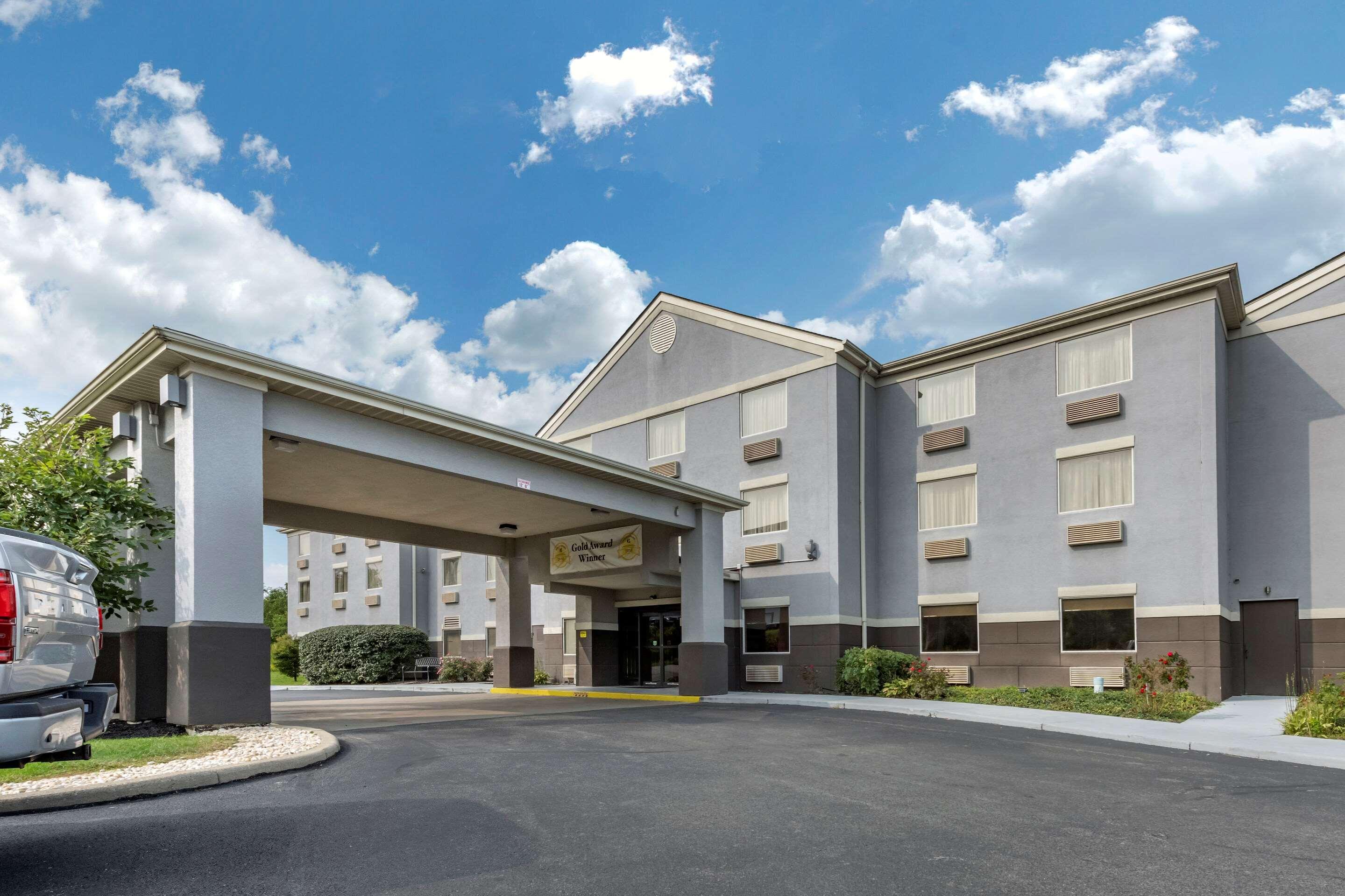 Comfort Inn & Suites Butler Exterior foto